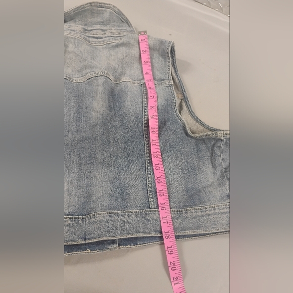Torrid Cropped Womens Buttoned Denim Vest Sz 1 1X - Picture 5 of 6